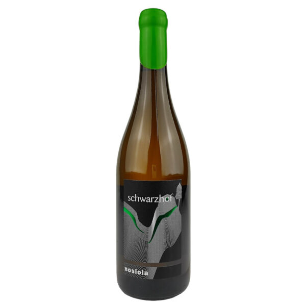 Bottiglia di Nosiola Bio 2022 Schwarzhof, vino biologico trentino